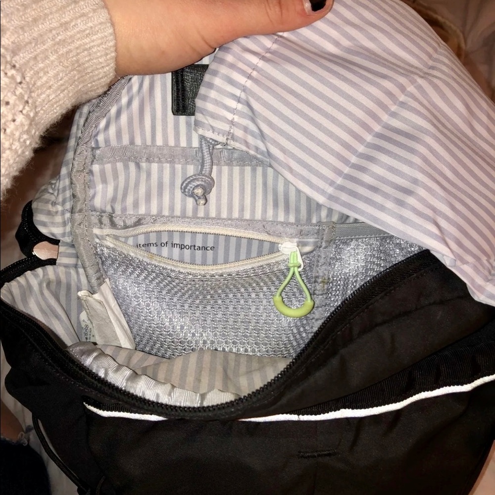 Lululemon Run All Day Backpack - Picture 6 of 8